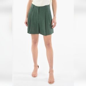 #899 Komili Elegant Green Women's Shorts